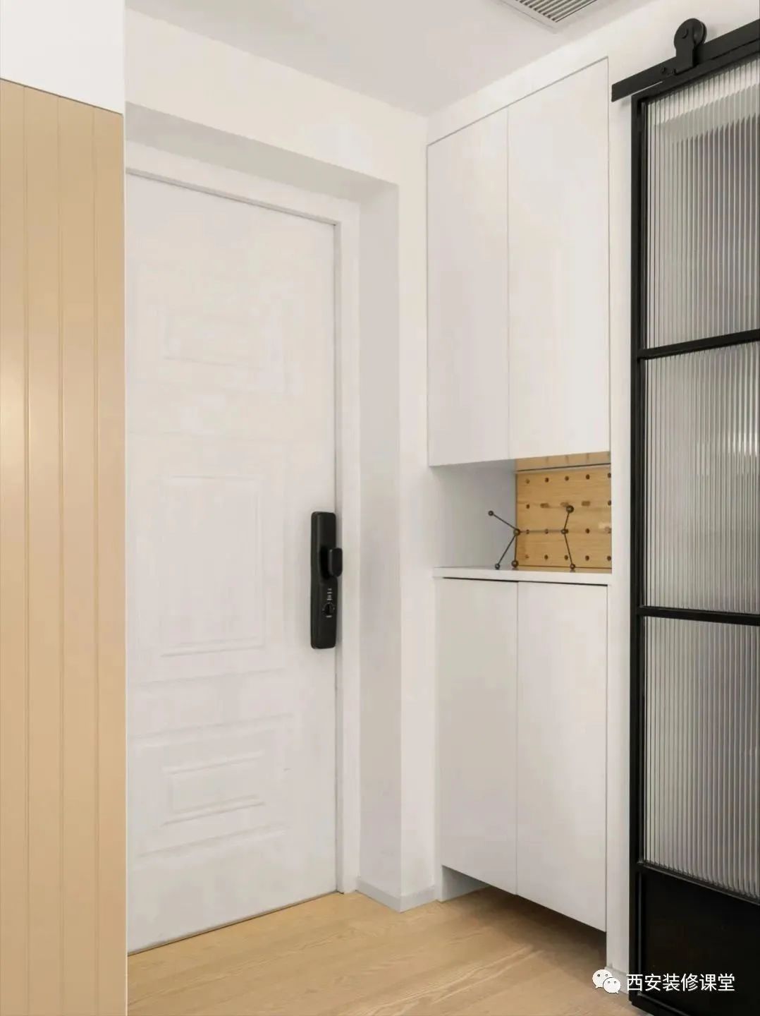 小户型鞋柜做在哪里最合适,进门鞋柜小点的