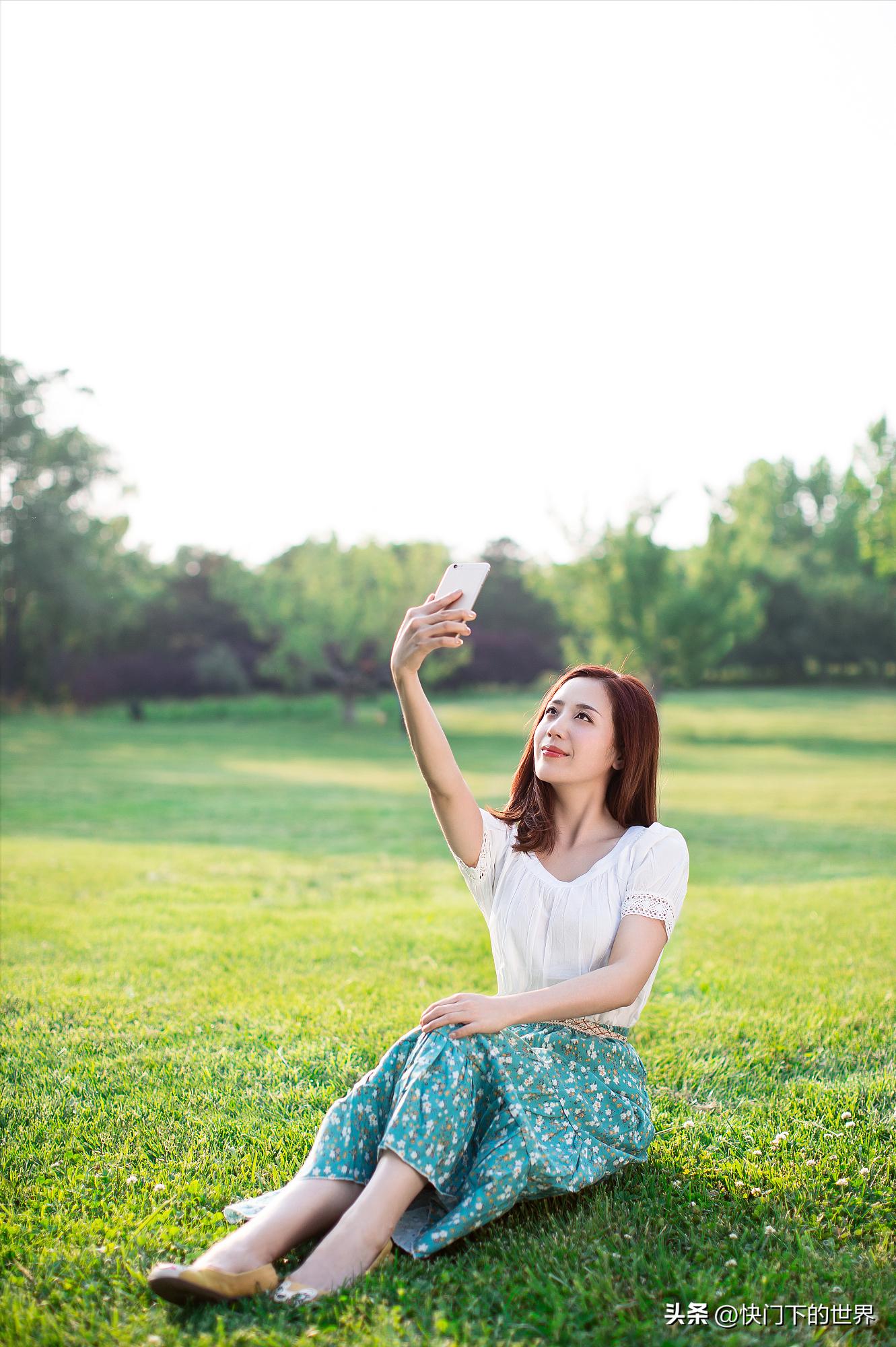 为啥拍照比镜子里看自己丑,为啥镜子里自己好好看拍照却很丑