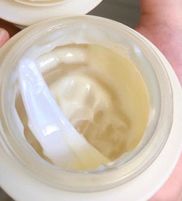 肤色暗沉擦什么面霜比较好,面霜改善皮肤暗黄淡斑