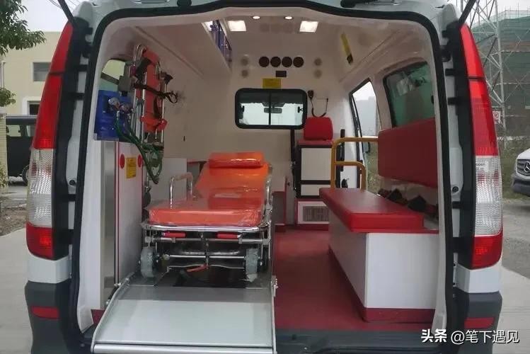 48岁导游中暑后去世,北京导游中暑身亡事件