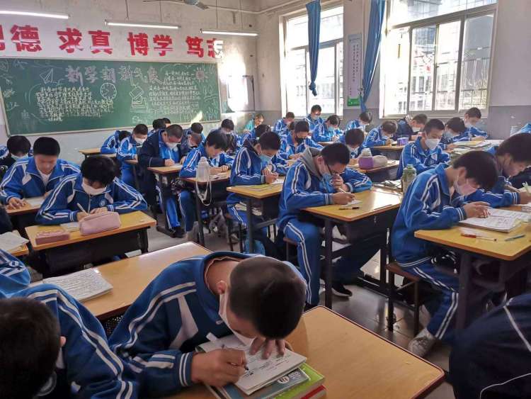 初二年级英语团体活动,初二英语活动