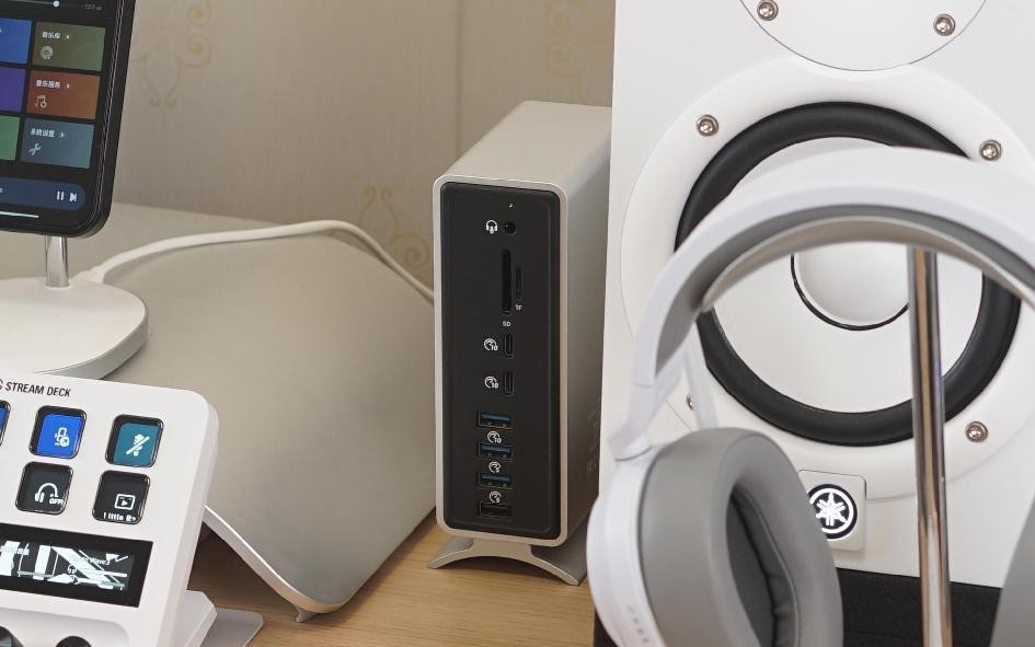 提升桌面颜值的桌搭好物,蓝色系风格桌搭