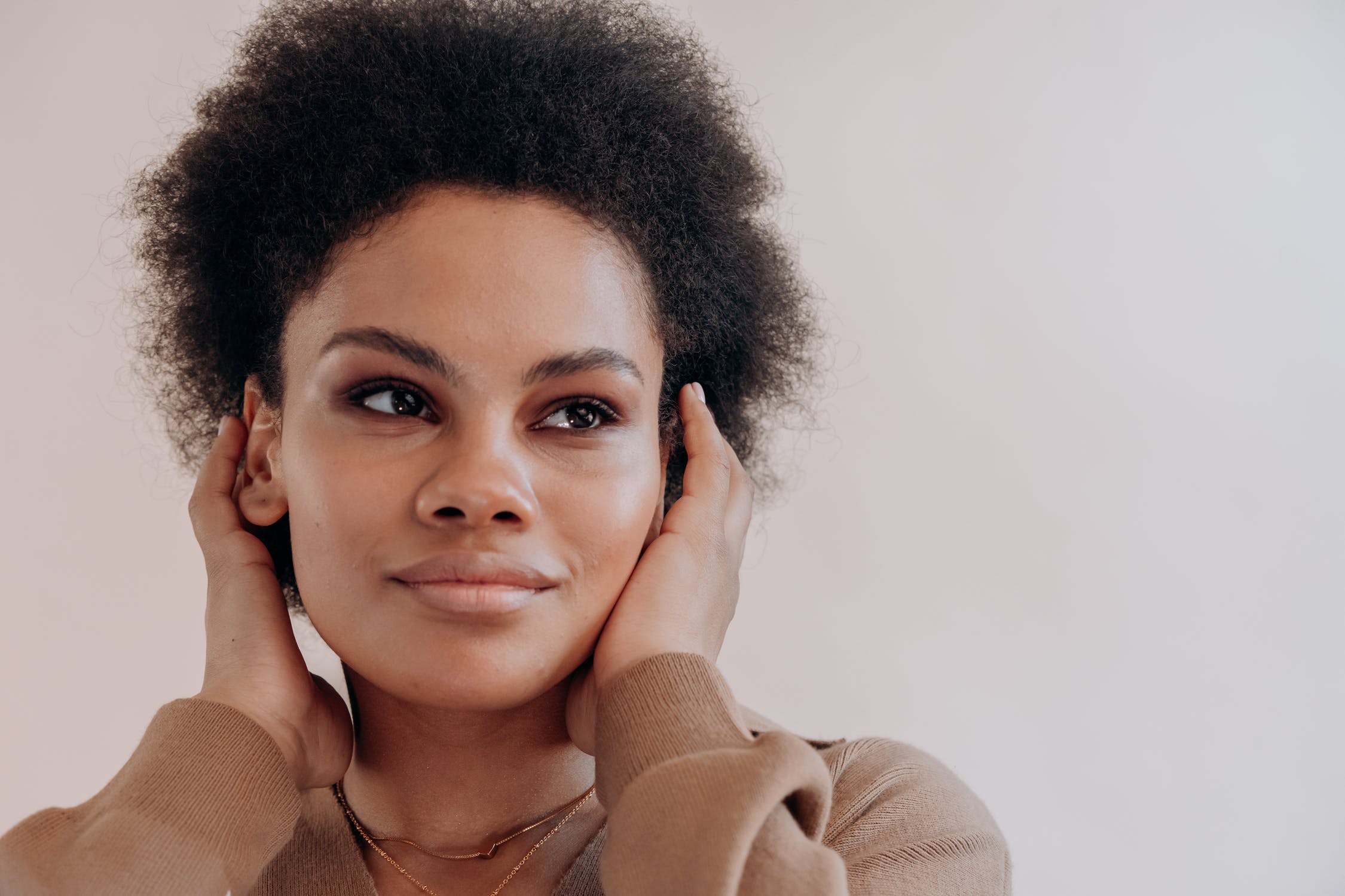 头发头顶扁塌适合什么发型,告别土气扁塌马尾