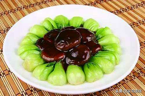 广东人年夜饭爱吃什么菜?这8道硬菜,有荤有素,道道粤菜经典