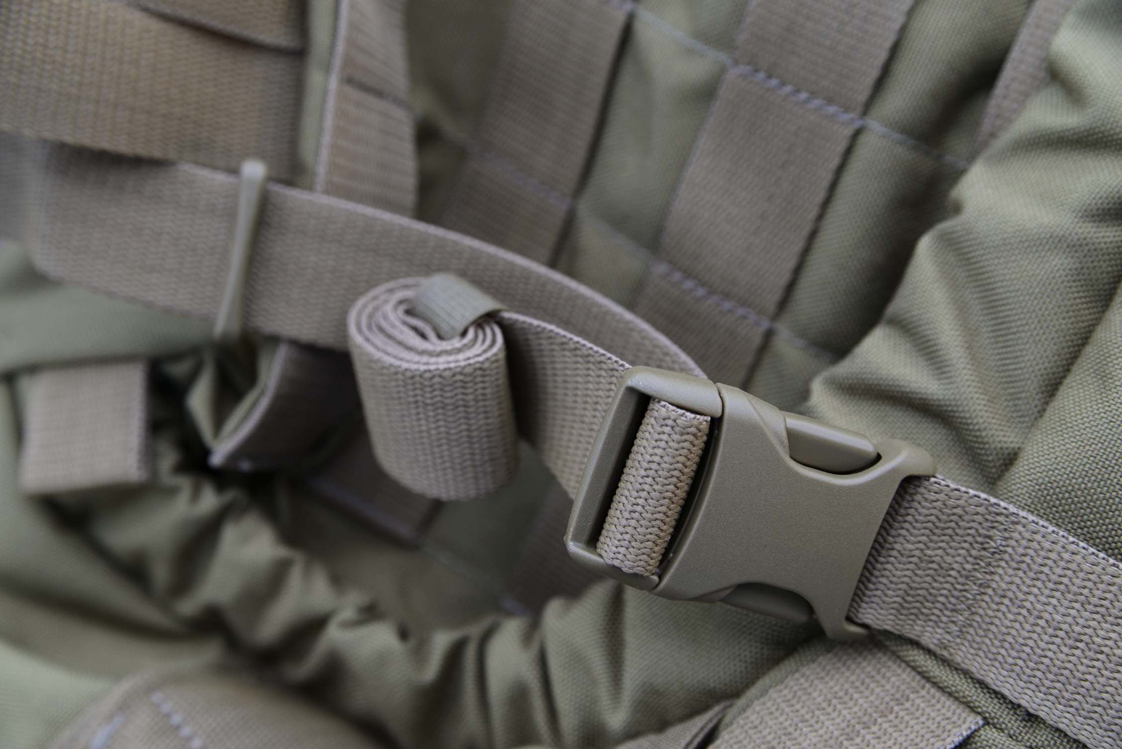 塔虎15l背包对比赫利肯背包,塔虎45l模块化战术背包橄榄绿