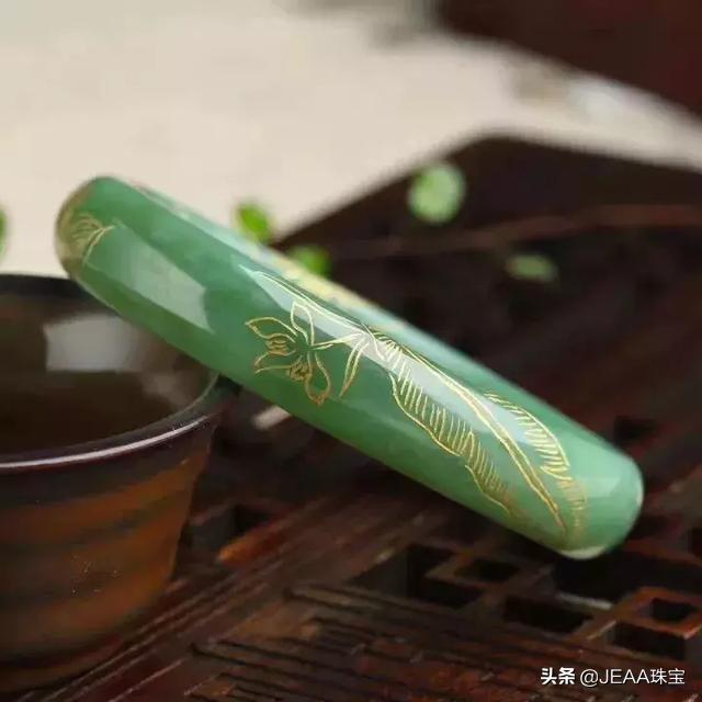 祖传手镯摔坏了怎么索赔,30万手镯摔断怎么处理的