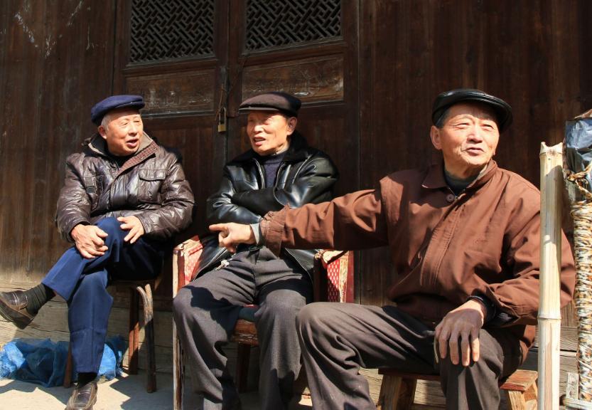 20年没见的同学来看我，我花8888招待，同学情，我一辈子也还不清