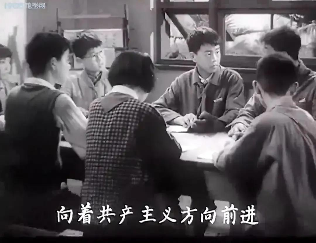 老电影海燕,老电影两个小足球队1956插曲