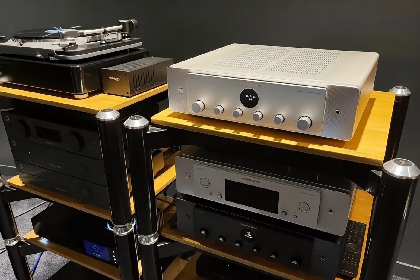 马兰士model40n有前级输出吗,marantzmodel40