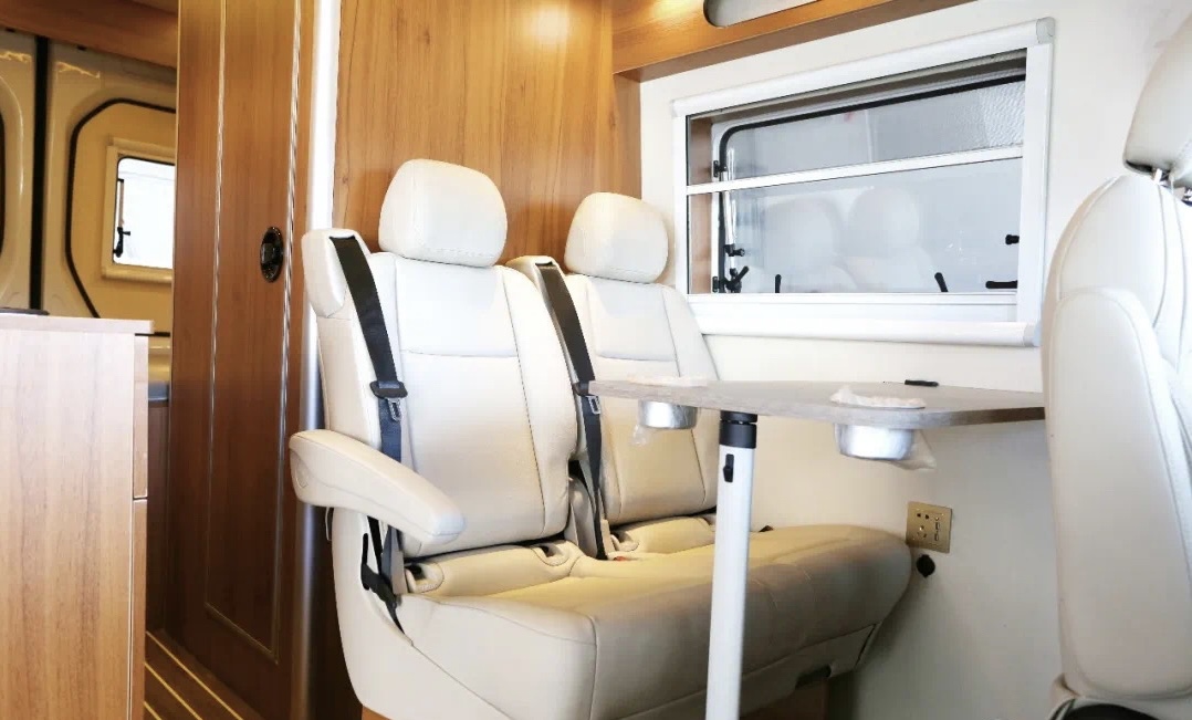 吾羊带您玩房车,大通v90露营版详细介绍