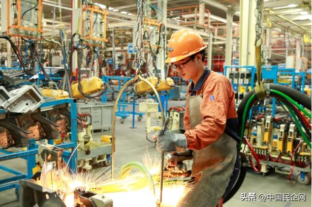 致敬改革开放致敬民营企业家——李书福