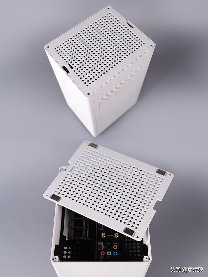 12600K+STRIXB660-I+RTX3060，AKLLAA5立式ITX机箱装机展示