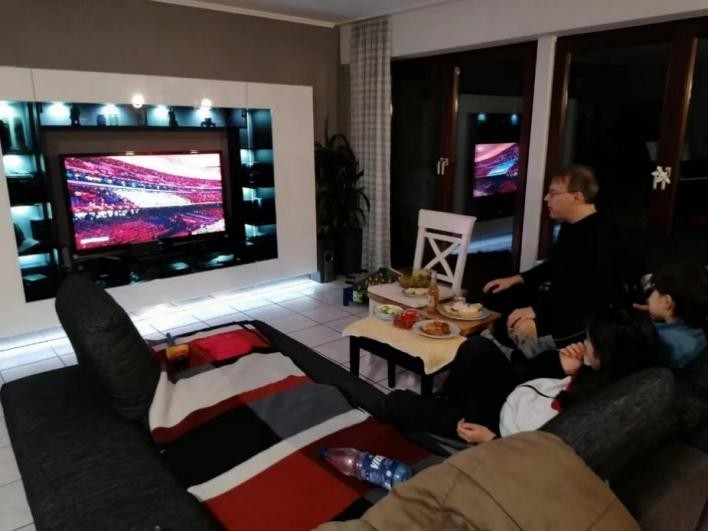 我80后，德国老公是大学教授，却没房没车没存款，月薪只有2000元