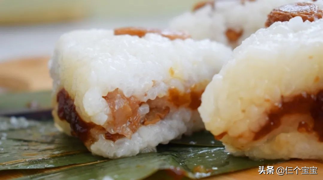 手残党怎么包四角粽子,六个月以上宝宝粽子做法