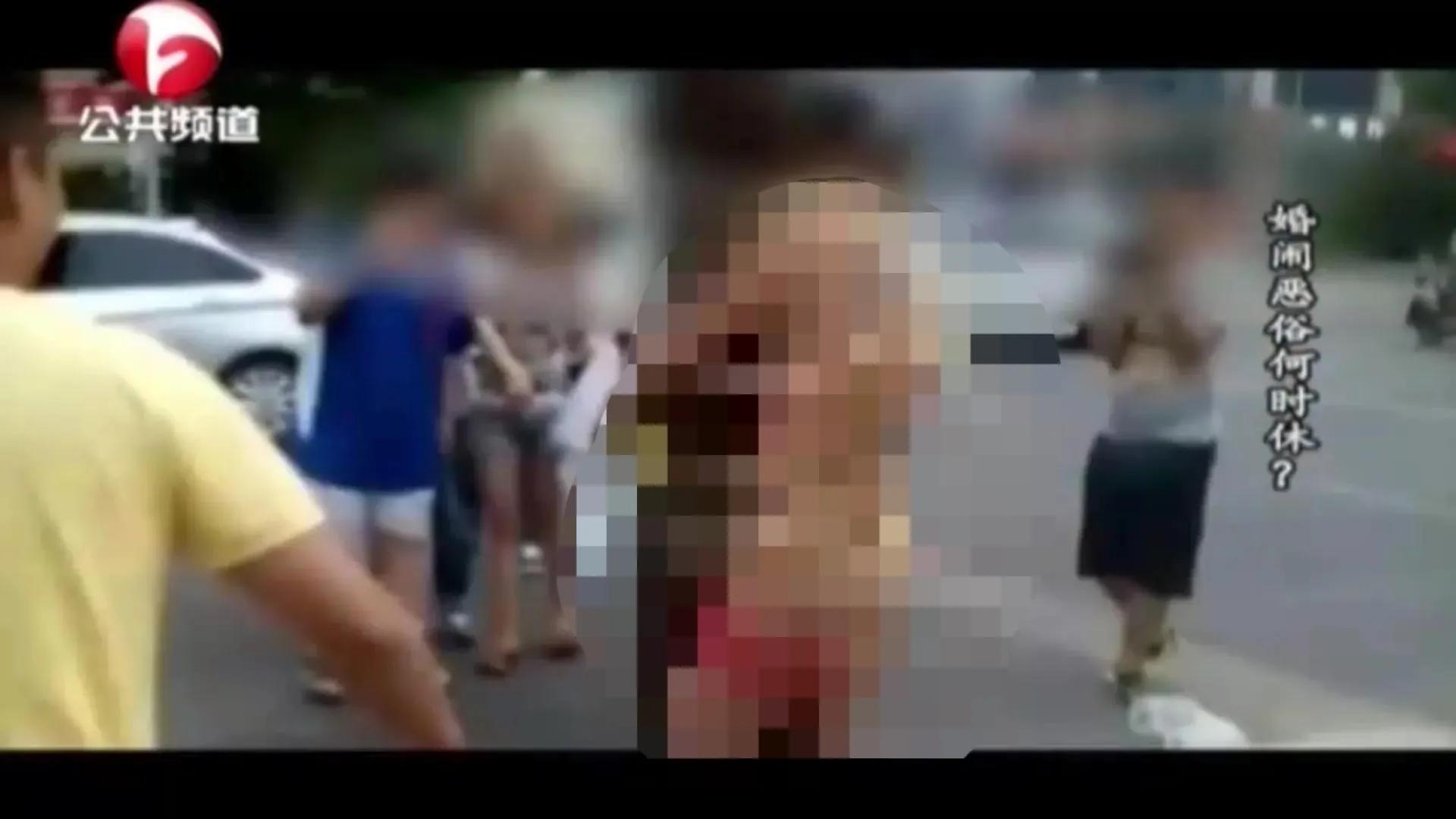 低俗闹婚恶习应该怎么办,婚礼上恶闹陋习要不得