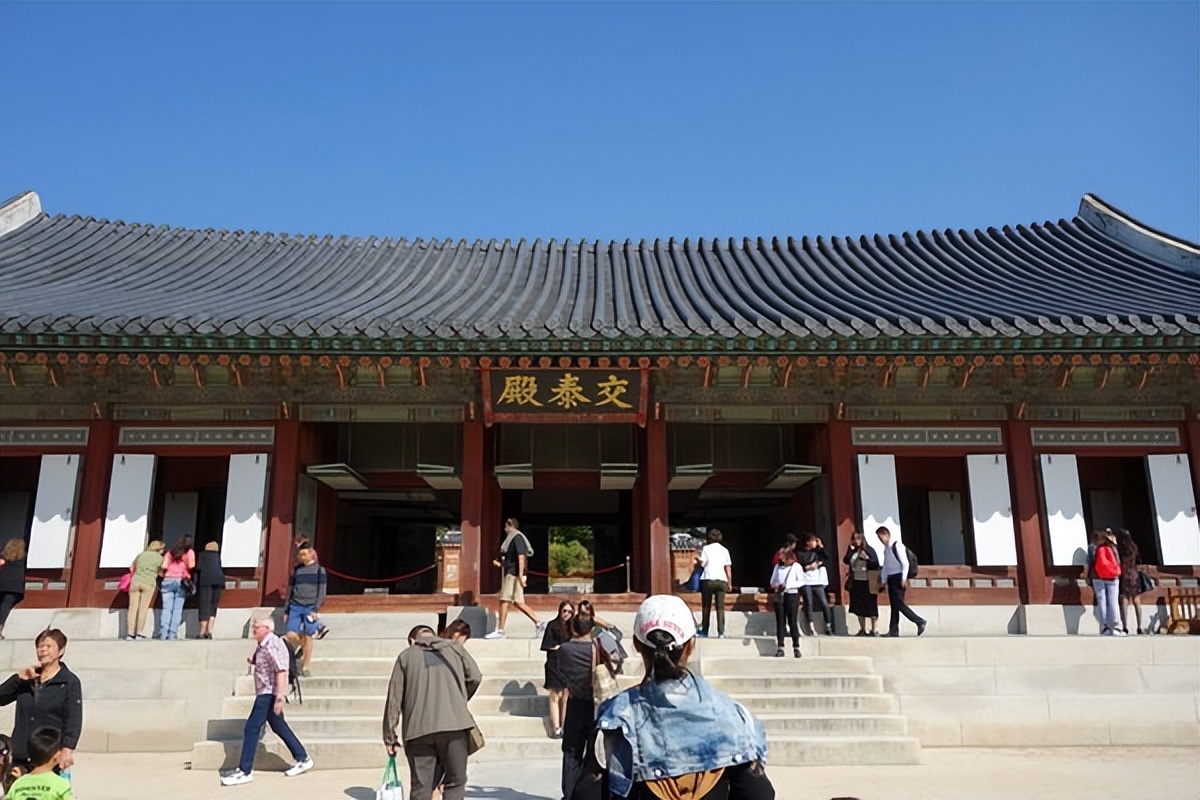 首尔景福宫游记,韩国景福宫和青瓦台在一起吗