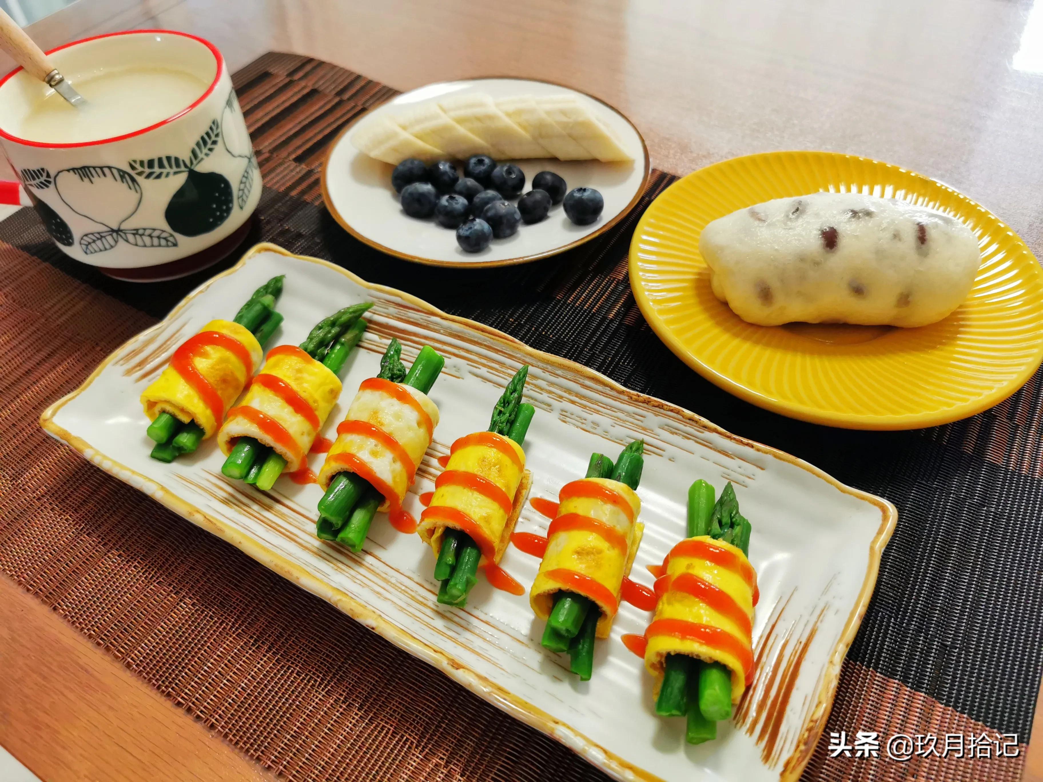 高中生学习紧张早餐别总牛奶面包，每天营养丰富换样吃用陪伴减压