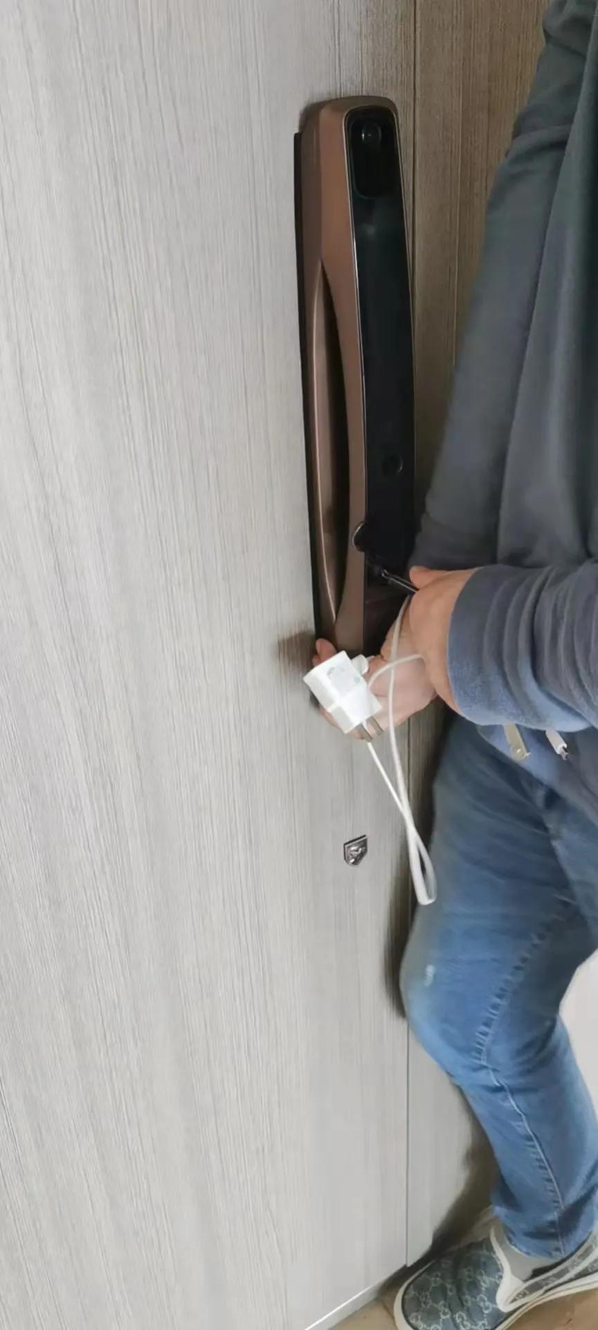 智能防盗门指纹锁坏了怎么办,全自动指纹锁坏了怎么开门