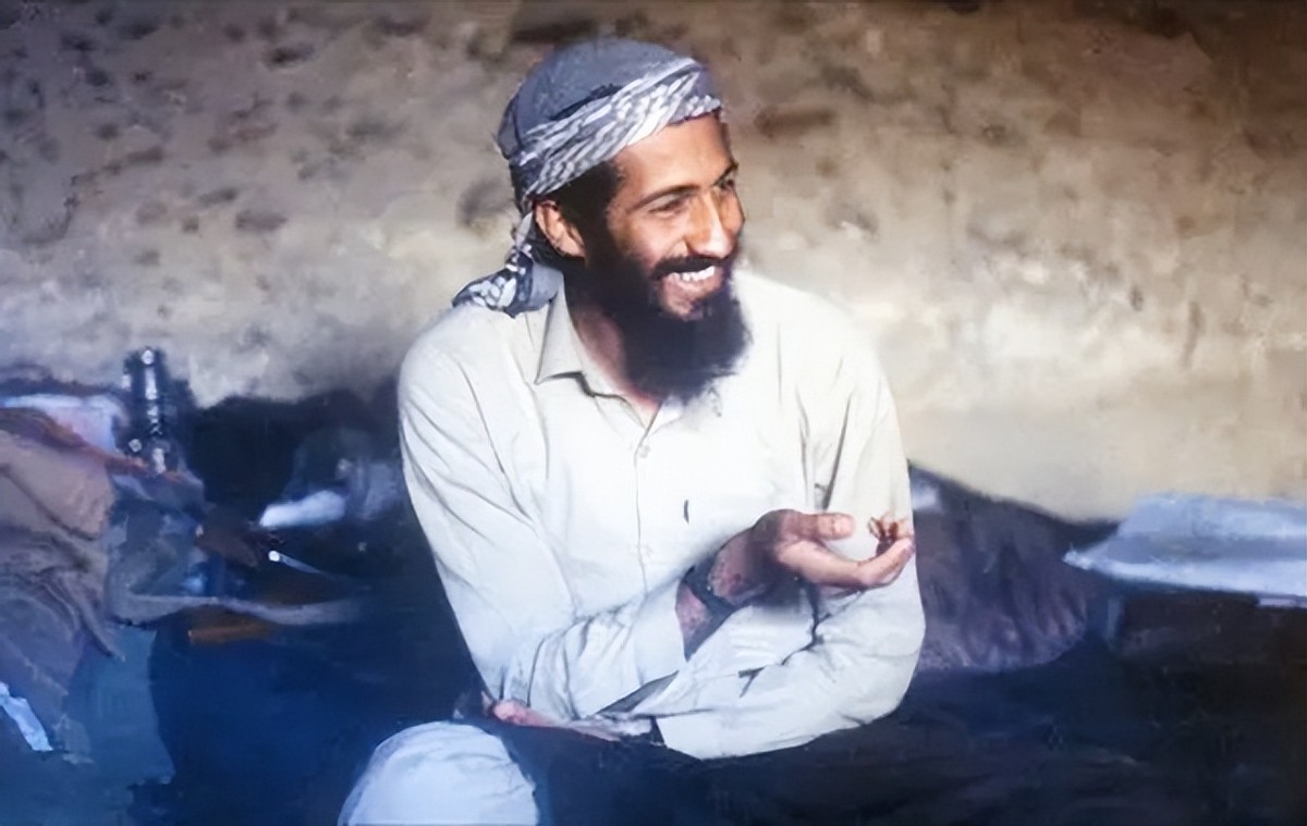 本拉登的妻子和情人照片,本拉登的妻子和情人都是什么人