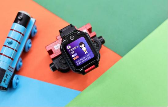 华为儿童手表5XPro深度体验：可翻转、可摘取屏幕，玩法更有趣