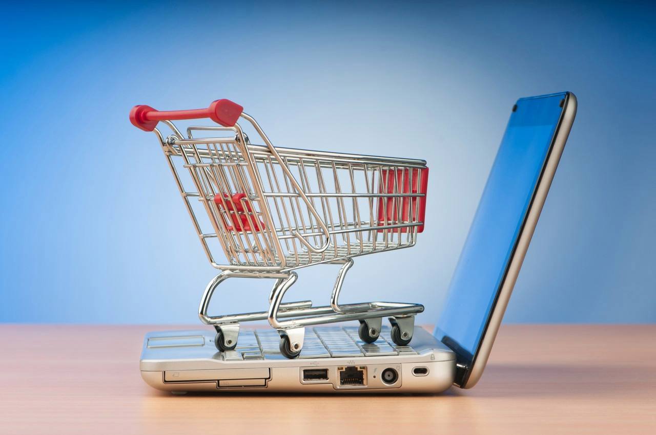 网上买衣服不合适可以退换吗,实体店买衣服为什么不能退换