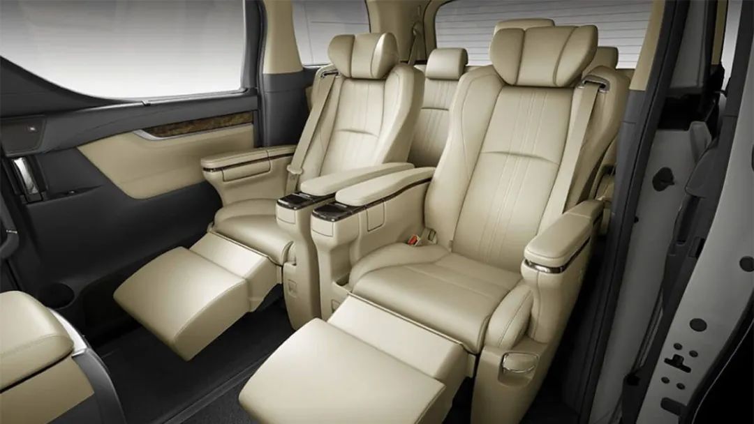 全新雷克萨斯lm500h有7座吗,雷克萨斯lm500h七座和四座怎么选