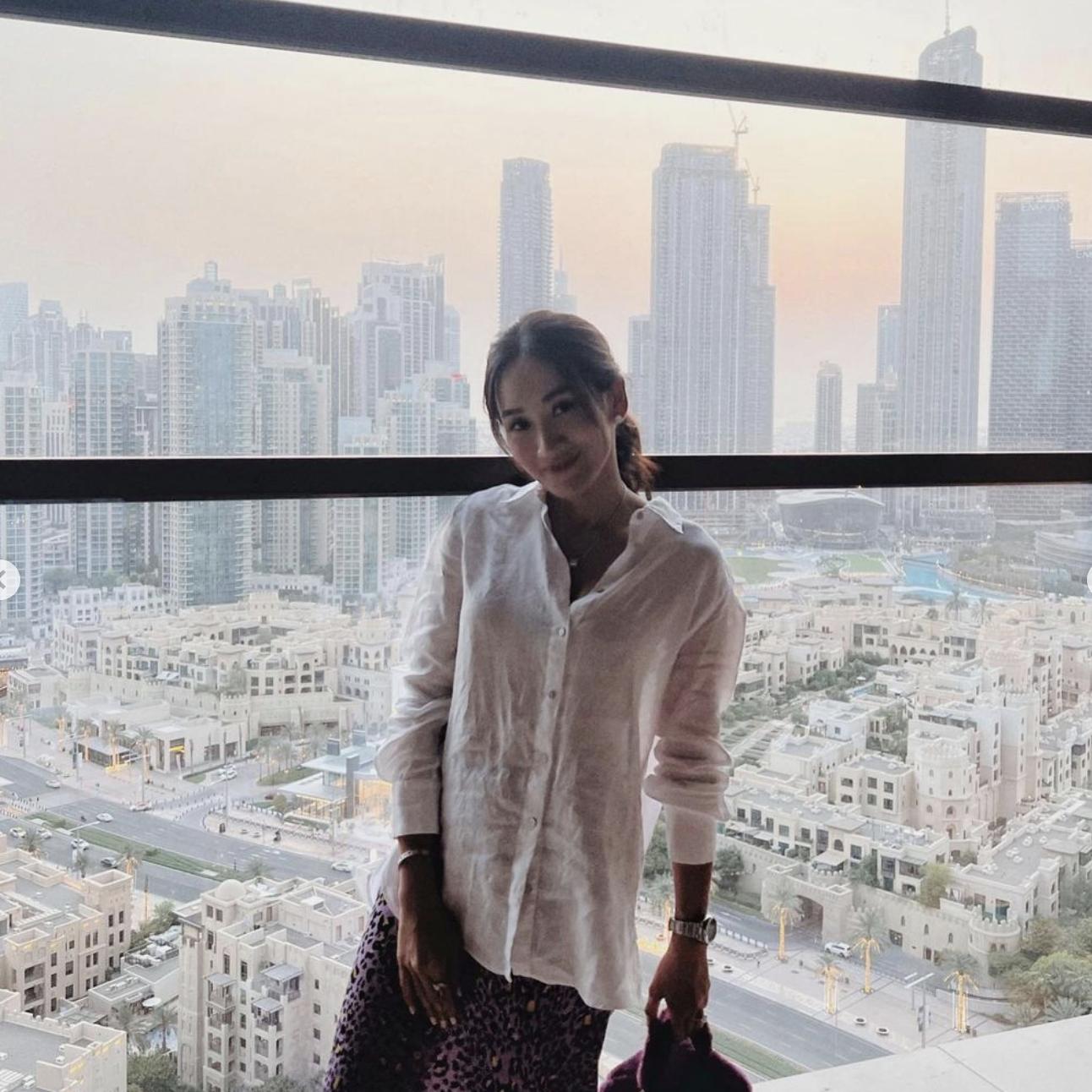 泰国50岁英拉,50岁的英拉近照高贵典雅气质依旧