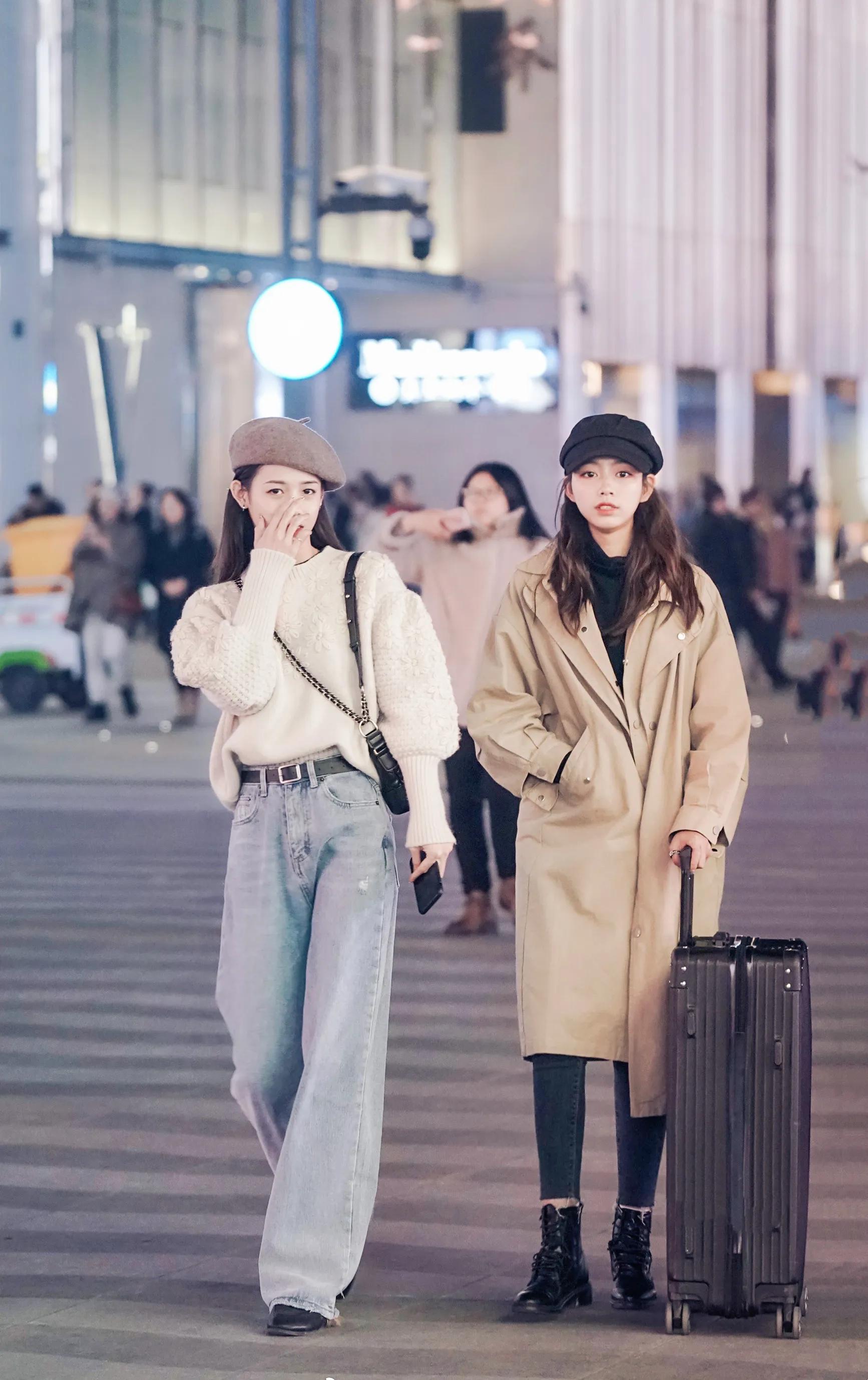 包包推荐百搭街拍包包,看包包认牌子