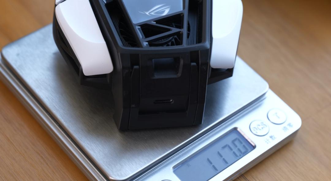 「实验室」全新评测，8款手机专业游戏测试对比，ROG杀疯了