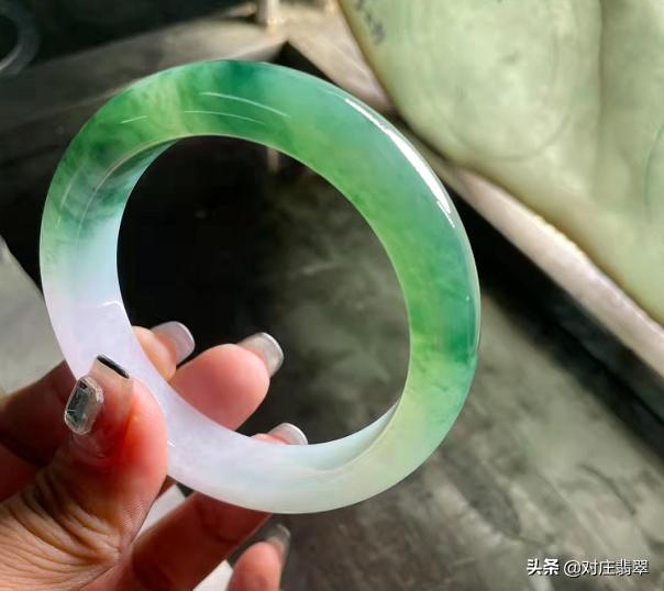 缅甸翡翠手镯直播黄翡,直播间翡翠手镯色差