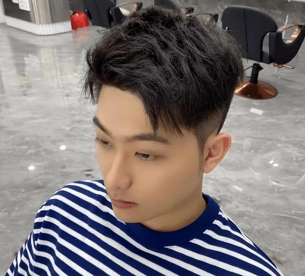 发型男生2022流行发型解析,发型男生2022流行发型图文