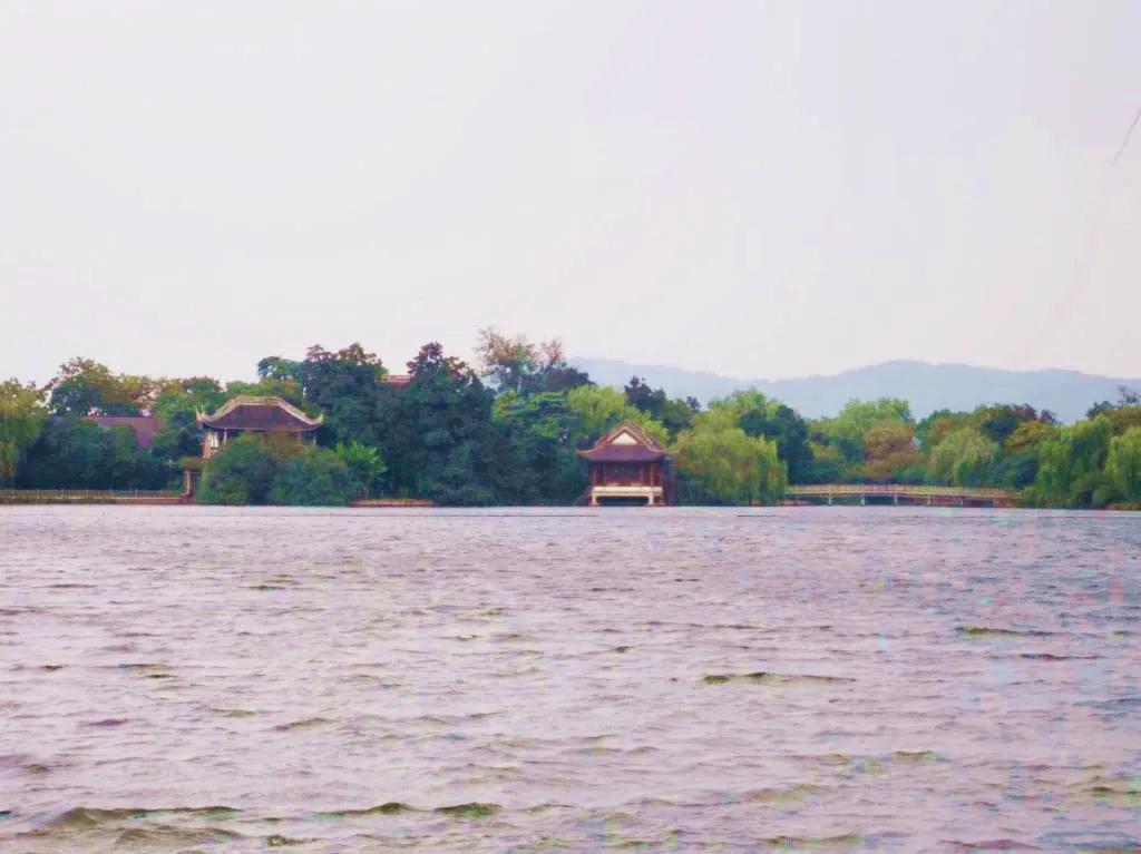 杭州西湖大雪纷飞,杭州西湖风景名胜区