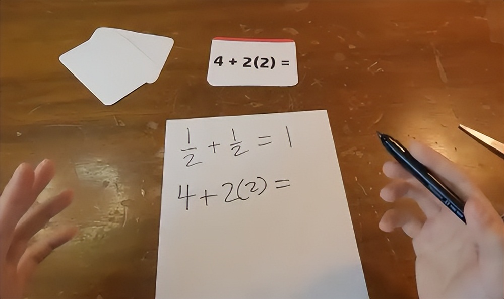 4+4怎么样才能等于四,4+4是不是等于八