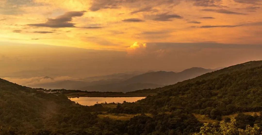 回到小县城朝九晚五,回到朝九晚五的心情说说