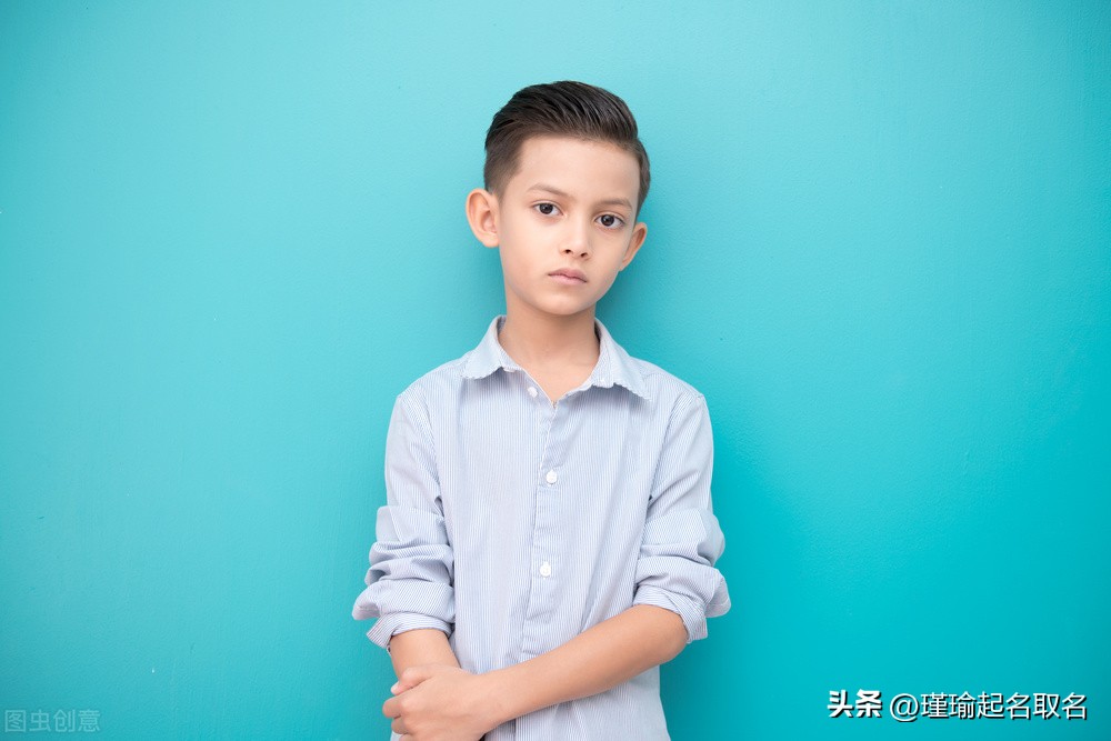 虎年男孩名字大全用宇字起名,带翔字的男孩名字寓意