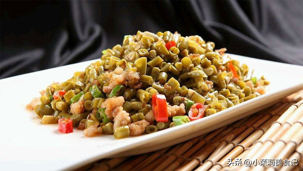 怎样腌酸豆角炒时不发黑,腌制酸豆角不放盐可以吗