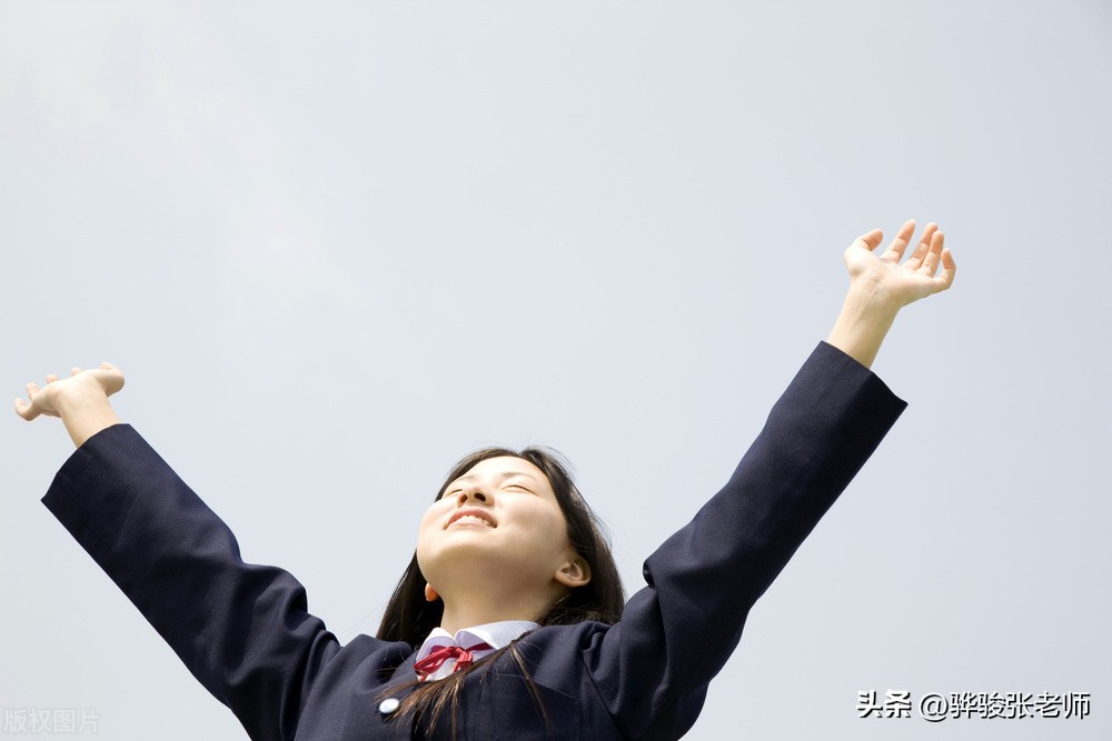 中学生喜欢看球赛,中学生看足球赛