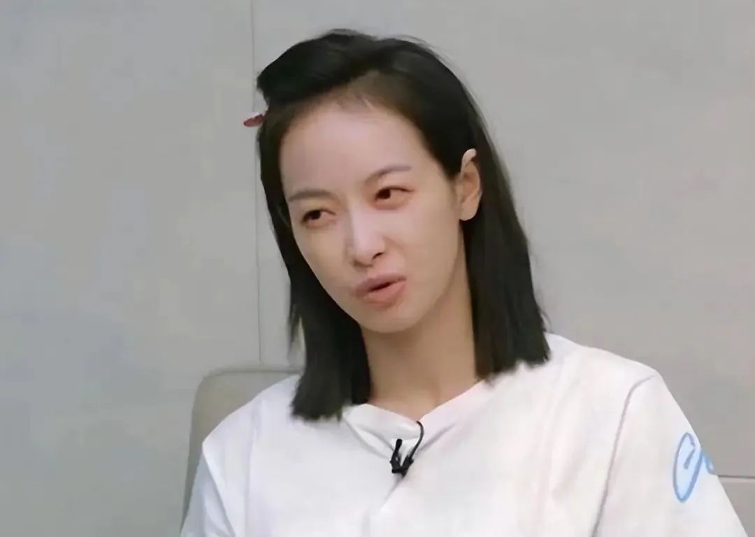 明星也逃不开的容貌焦虑：女星卸妆前后对比，自信的人才最美丽