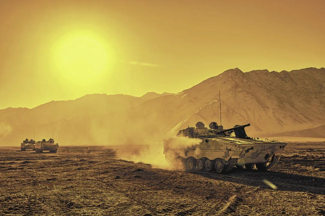 前进，向着光荣和梦想远征——写在十四届全国人大一次会议胜利闭幕之际