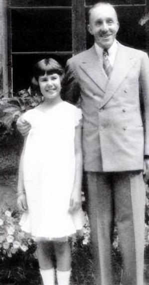 西班牙82岁女首富：宁可放弃百亿家产也要下嫁小男友，结局咋样