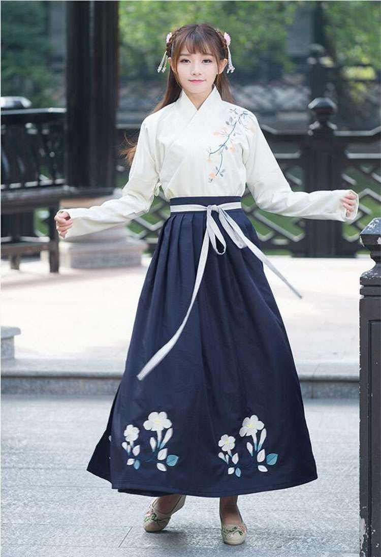 陈道明演的末代皇后婉容,末代皇后婉容和侍卫李玉