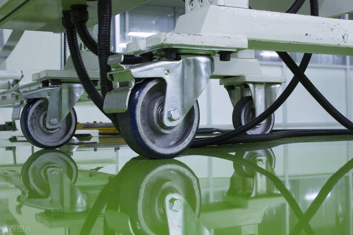 环氧地坪硬度耐磨性怎么样,环氧地坪耐热抗冻吗