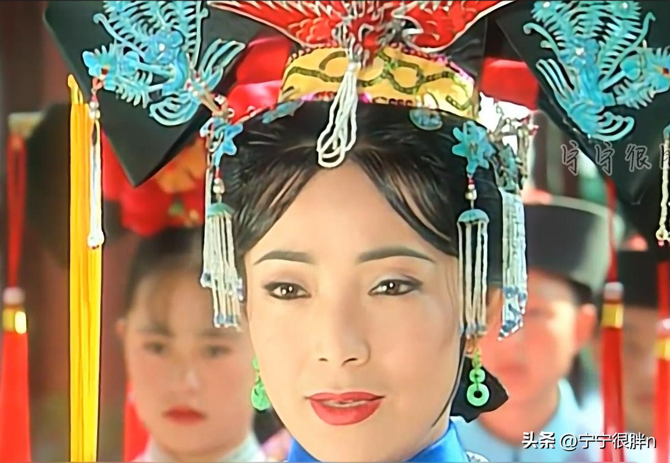 再看还珠格格颠覆三观,为什么还珠格格中小燕子惹人厌恶