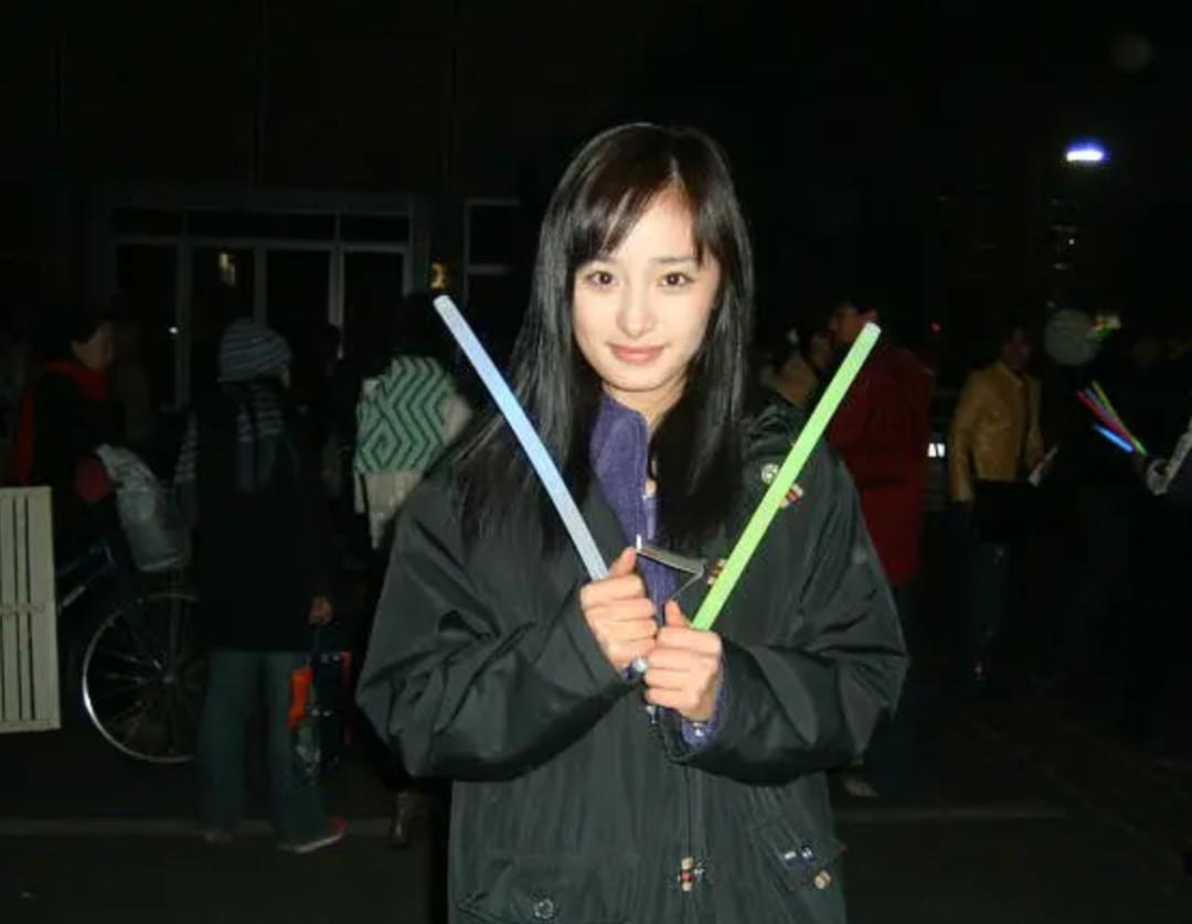 嘉行传媒在杨幂面前的求生欲,嘉行与杨幂