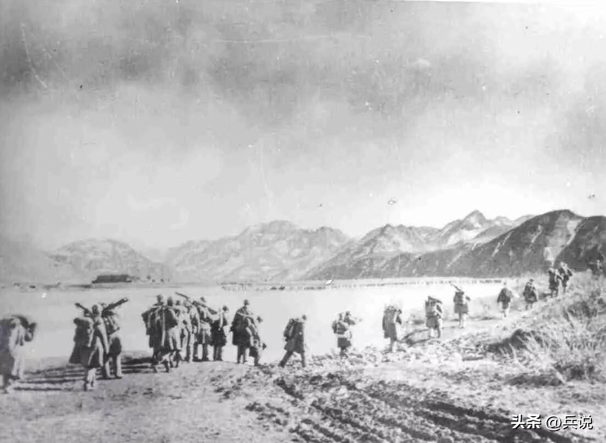 主席的地位是如何形成的？七次站在十字路口，次次正确抉择