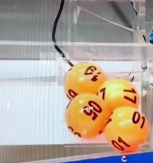 彩票中大奖被别人抢了怎么办,彩票中过奖的号码还会出吗