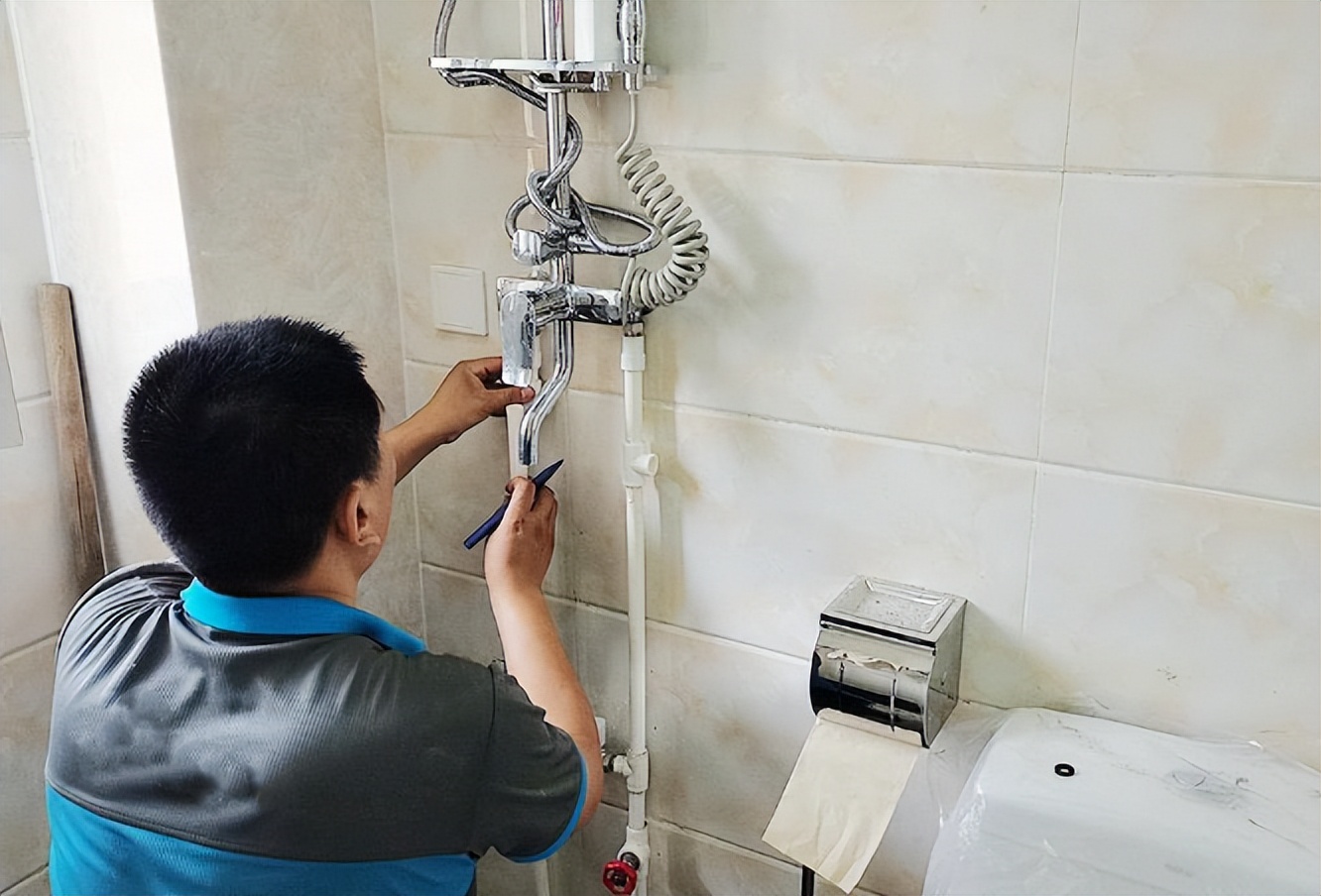 农村太阳能温度上不去怎么回事,农村光伏发电遇冷吗