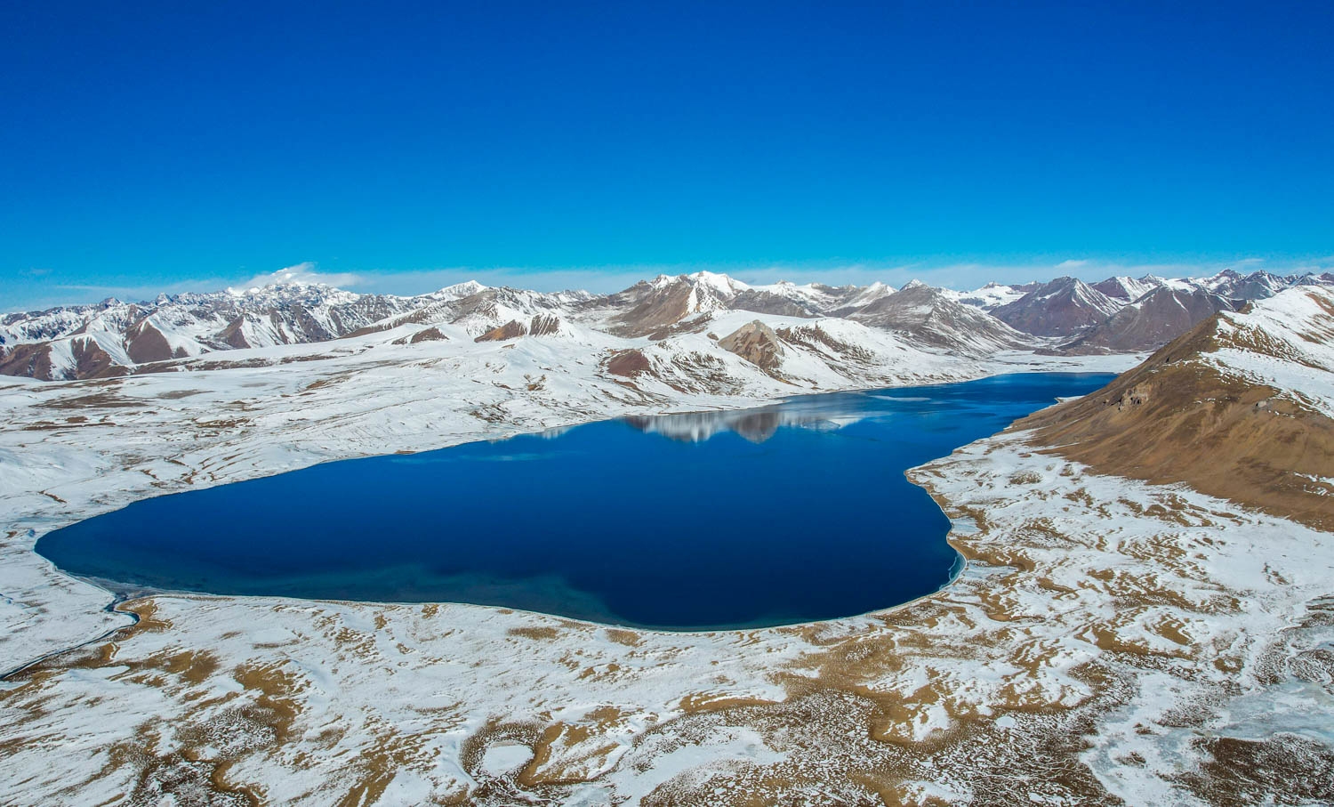 *藏西**东部小城，风光举世闻名，满街都是虫草店，一生一定要游一次