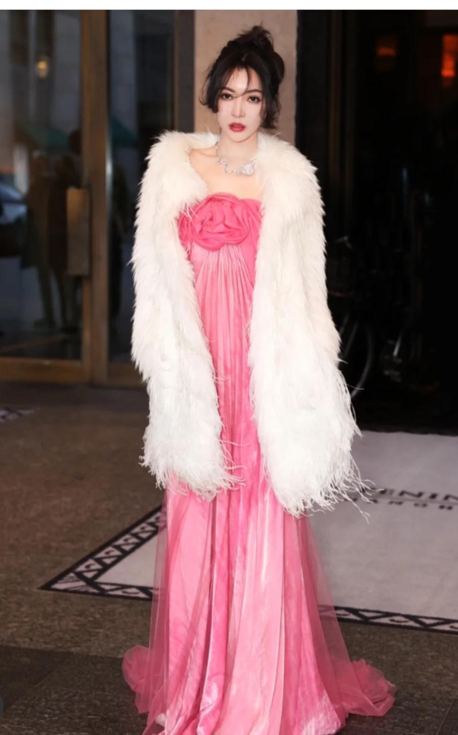 易梦玲网红衣服,易梦玲穿迪奥古董高定