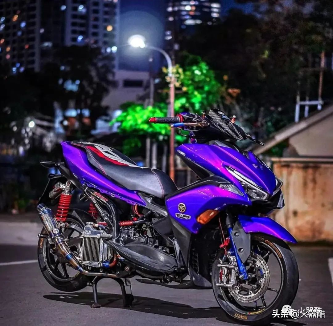 雅马哈nvx155帅气视频,aerox155与nvx155哪个好